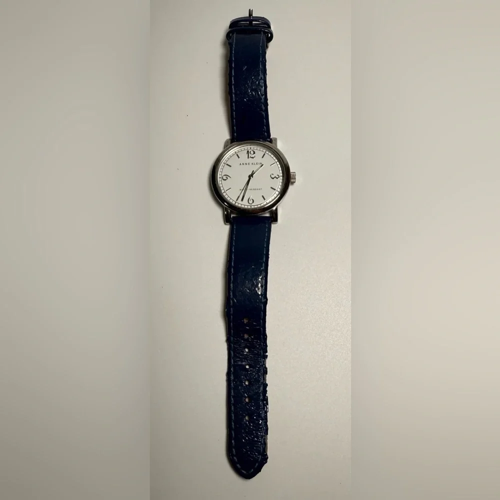 Anne Klein Silver Tone MOP Dial Watch blue needs new battery’s